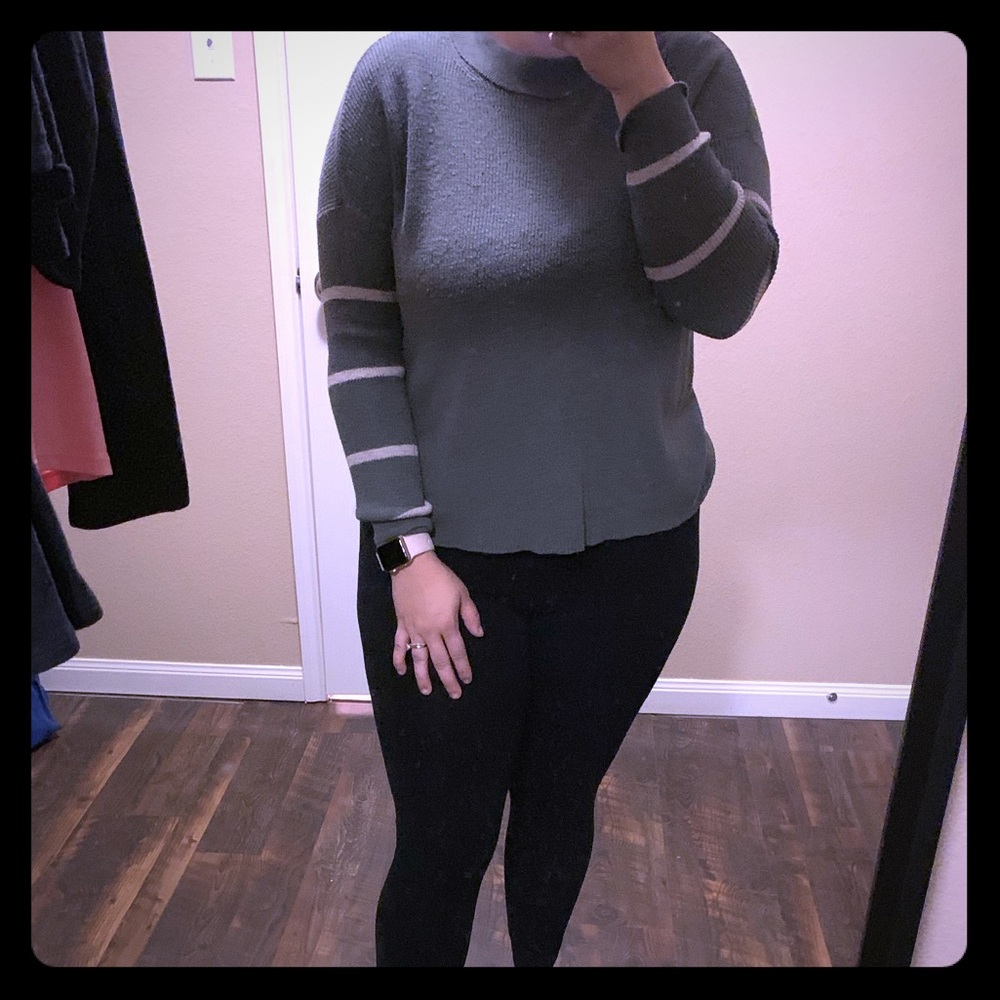 American eagle sweater